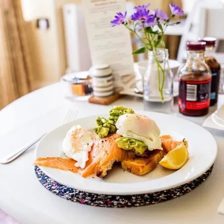 惠特比阿博特斯雷旅馆 惠特比